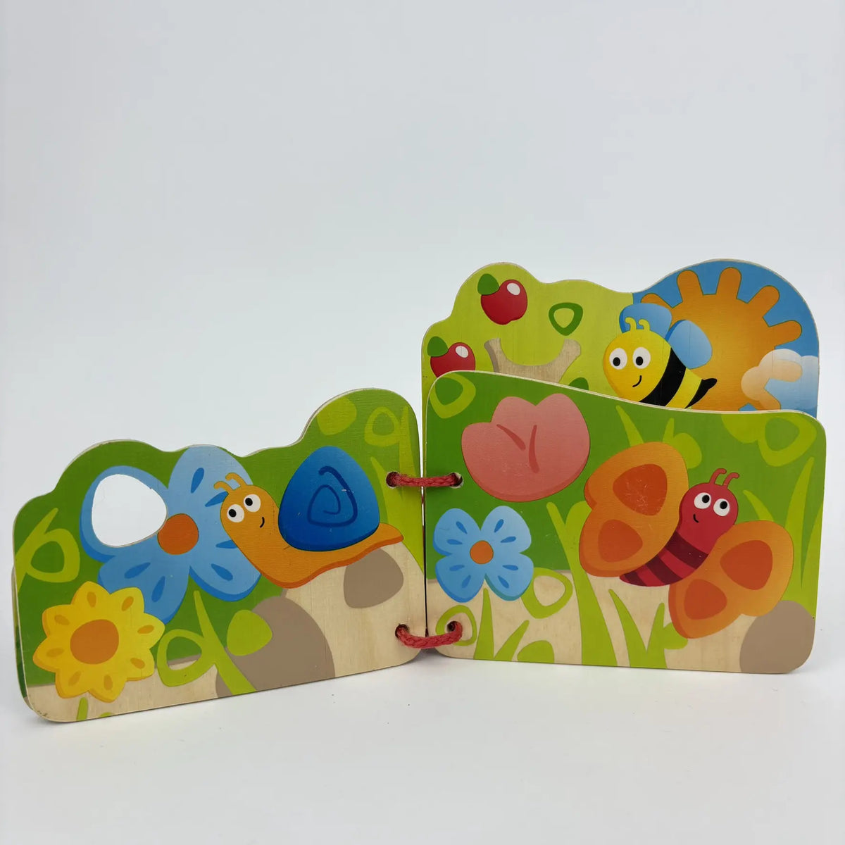 Hape fa lapozókönyv rovarokkal – kinyítva
