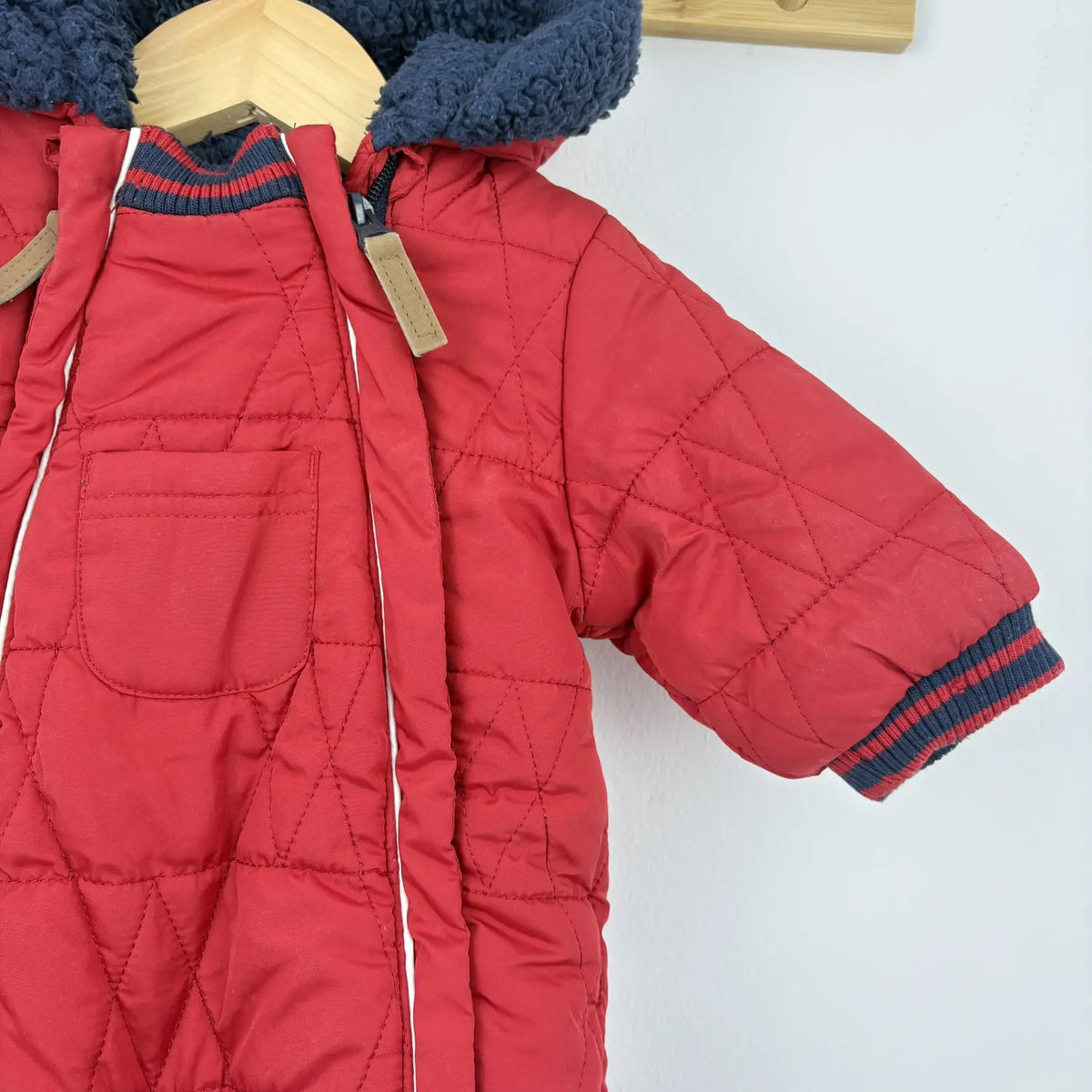 Mothercare piros steppelt kapucnis overál