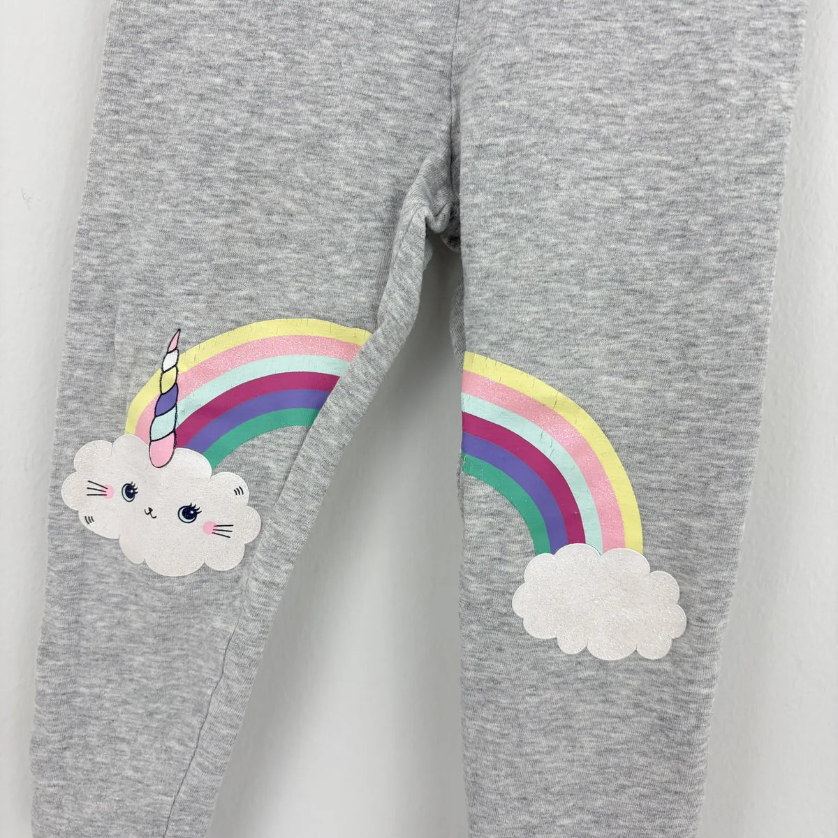 F&F szürke szivárványos felhőmintás leggings