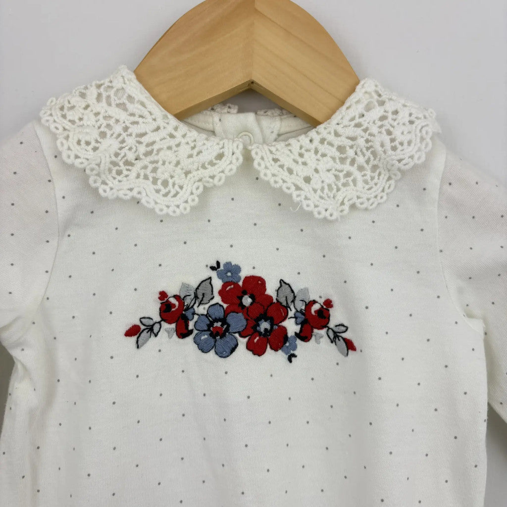 Mothercare pöttyös hímzett mintás rugdalózó 62