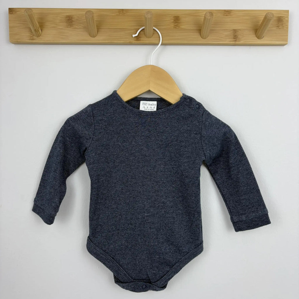 F&F sötétkék body 68