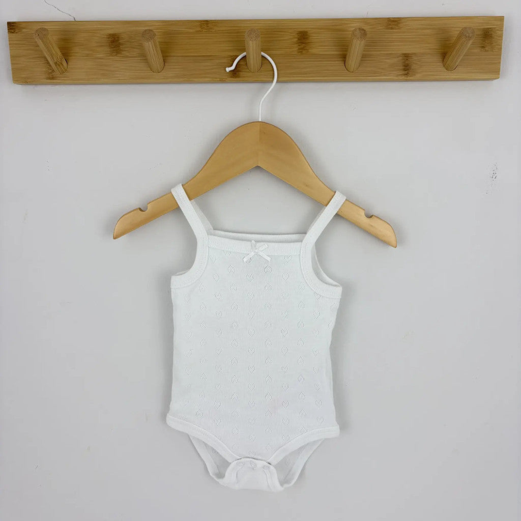 Fehér ujjatlan body 68