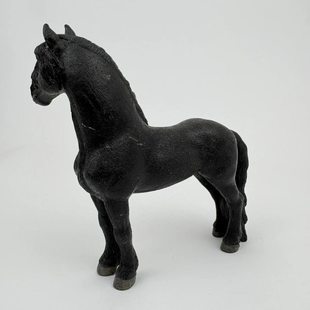 Schleich Horse Club: Fríz mén figura (2014)
