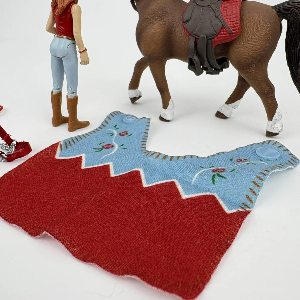 Schleich Horse Club: Hannah & Cayenne (42539) + Schleich Takaró és kötőfék (42459)