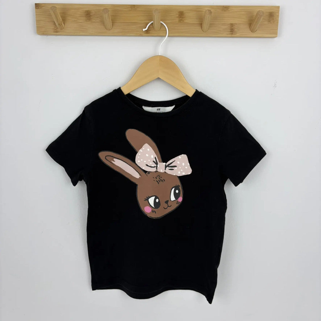 H&M fekete nyuszis póló 122/128