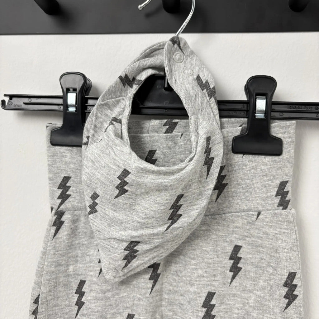 H&M AC/DC-s pocaknadrág nyálkendővel 62