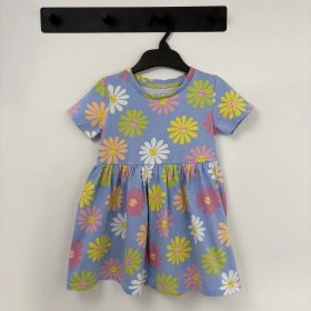 Matalan kék virágos ruha 98