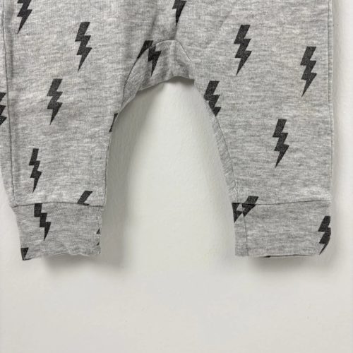 H&M AC/DC-s pocaknadrág nyálkendővel 62