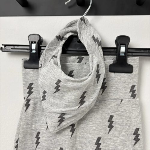 H&M AC/DC-s pocaknadrág nyálkendővel 62