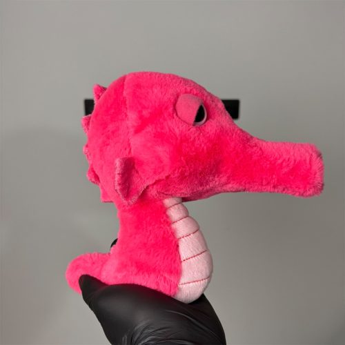 Ocean Buddies rózsaszín csikóhal plüss 20 cm